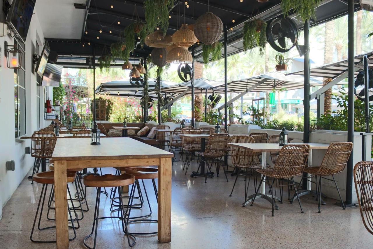 The Claremont Hotel Miami Beach Exterior photo